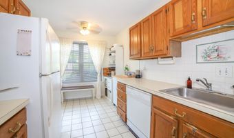 53 Brushy Plain Rd APT 5A, Branford, CT 06405