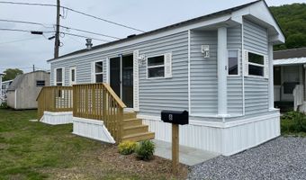 8 Second St, Beacon Falls, CT 06403