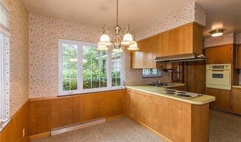 676 E Turkeyfoot Lake Rd, Akron, OH 44319