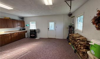 3146 Club Dr, Allentown, PA 18103