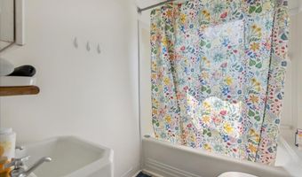 7 Farwell St, Barre, VT 05641
