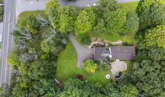 2 Higgins Dr, Alloway, NJ 07462