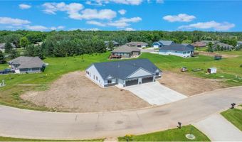 324 Old Glory Dr NE, Alexandria, MN 56308