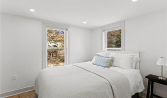 102 Lincoln Ave, East Providence, RI 02915