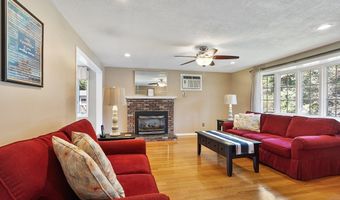 8 Brookdale Cir, Billerica, MA 01821