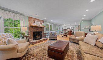 82 Beverly Dr, Avon, CT 06001