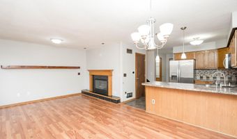 1013 10th Ave, Altoona, IA 50009