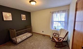 300 Kellogg Ln, Auburn, KS 66402