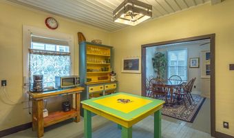 19 Leslie St, Apalachicola, FL 32320