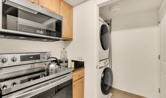 880 N POLLARD St 801, Arlington, VA 22203
