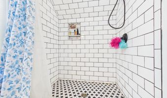 1606 E 7th St, Anderson, IN 46012