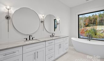 324 Avery Trail Dr 26, Arden, NC 28704