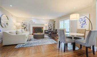 215 Adirondack Dr, East Greenwich, RI 02818