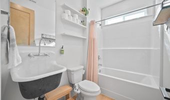 305 FIR Rd, Ariel, WA 98603