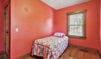 418 N 15th St, Adel, IA 50003