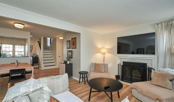 6617 MEDINAH Ln, Alexandria, VA 22312