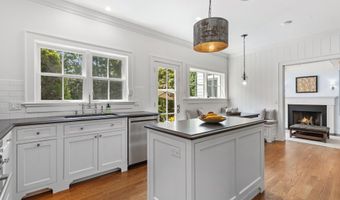 71 West Ave, Darien, CT 06820