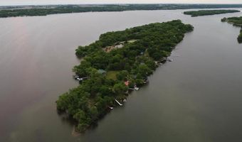 114 Lakota Is, Big Stone City, SD 57216