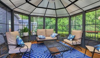 6 Beechwood Cir, Cromwell, CT 06416