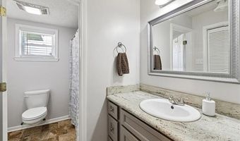 701 MEHLE St, Arabi, LA 70032