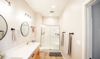 2320 Eastland Dr, Algona, IA 50511