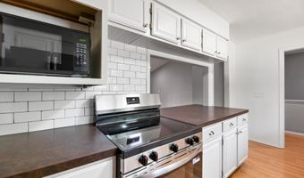 4034 Danbury St, Bel Aire, KS 67220