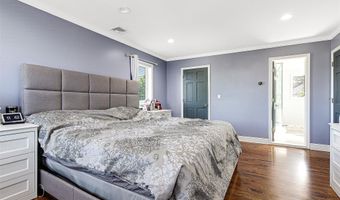 3 Grant Ave, Albertson, NY 11507