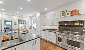 5204 SW Ridge Mont Rd, Bentonville, AR 72713