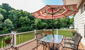 38 Greenridge Dr, Brookfield, CT 06804