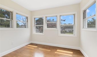 6 LARKSPUR Rd, Warwick, RI 02886