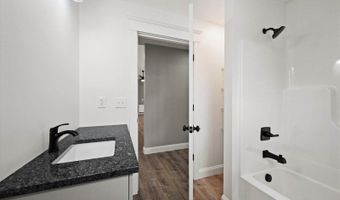 633 Streamside Ave, Hermon, ME 04401
