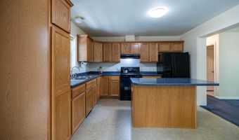 77 Knowles Rd, Belgrade, ME 04917