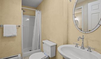 15 Nipmuc Trl A, North Providence, RI 02904