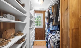 37 Birchwood Cir, Bedford, NH 03110