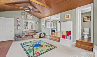 123 Westwood Rd, Asheville, NC 28804