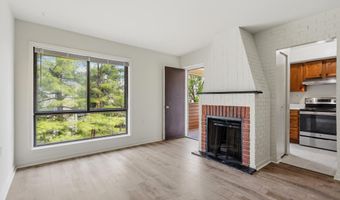 8604 VILLAGE Way 04/8604F, Alexandria, VA 22309