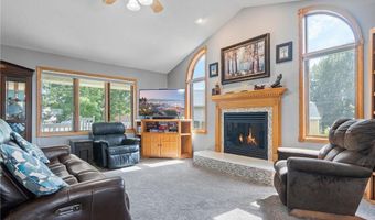 810 Latoka View Ct SW, Alexandria, MN 56308