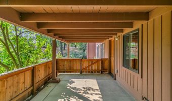 1042 Oak Knoll Dr, Ashland, OR 97520