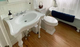 20 Greeley Ave, Bar Harbor, ME 04609