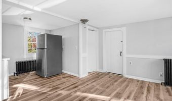 1382 Hope St, Bristol, RI 02809