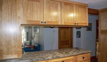 11 N Shore Rd, Chester, NH 03036