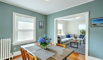 15 Wollaston St, Cranston, RI 02910