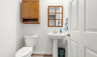 2642 FOREMAST Aly, Annapolis, MD 21401