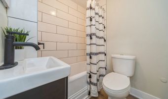 212 Nile Kinnick Dr N, Adel, IA 50003