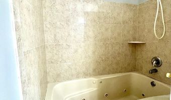 27 Oyster Bay, Absecon, NJ 08201