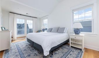 808 W Beach Rd, Charlestown, RI 02813