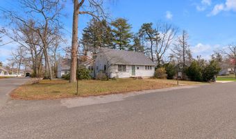 78 Nautilus St, Beachwood, NJ 08722