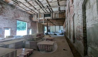 70 Moshassuck Rd, Lincoln, RI 02865
