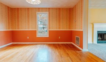 65 Village Hill Ln, North Kingstown, RI 02852