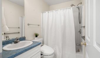 3 Gleneagle Dr, Bedford, NH 03110